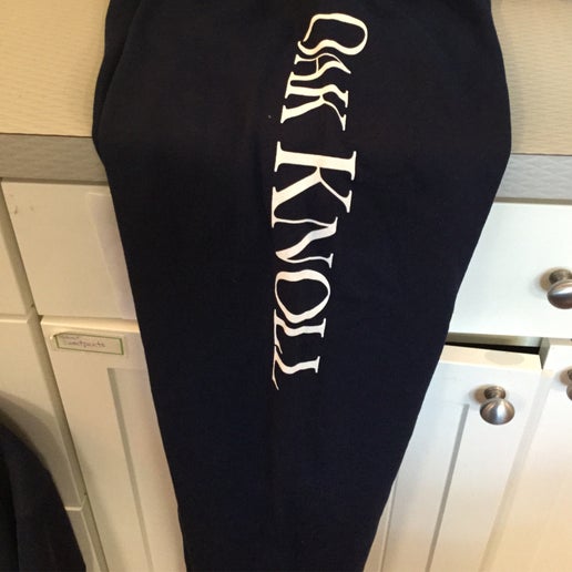 Sweatpants with Oak Knoll on the leg